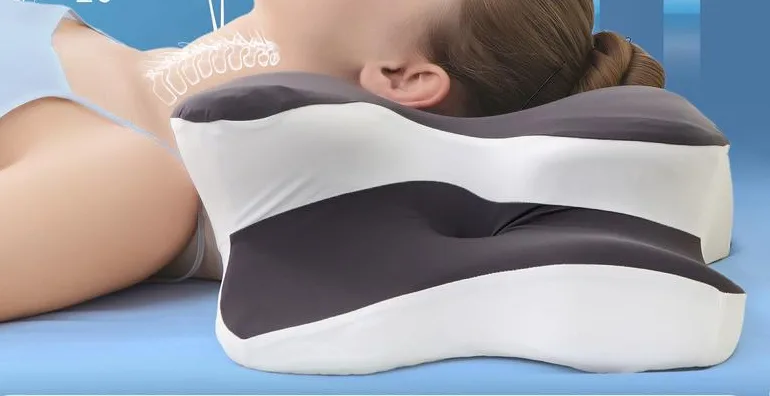 Rückenschläferin, Kopf und Nacken ergonomisch gestützt